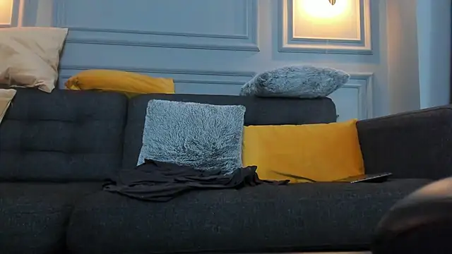 Snapshot of BridgitteBia chatting on March 4, 2025, 11:32 pm BridgitteBia online show from March 4, 2025, 11:32 pm