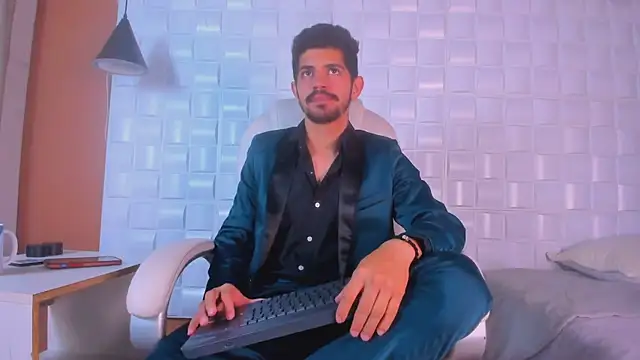 AlejandroStormm online show from February 26, 2025, 8:54 pm