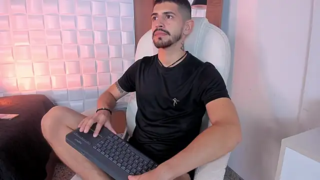 AlejandroStormm online show from October 26, 2025, 2:50 am