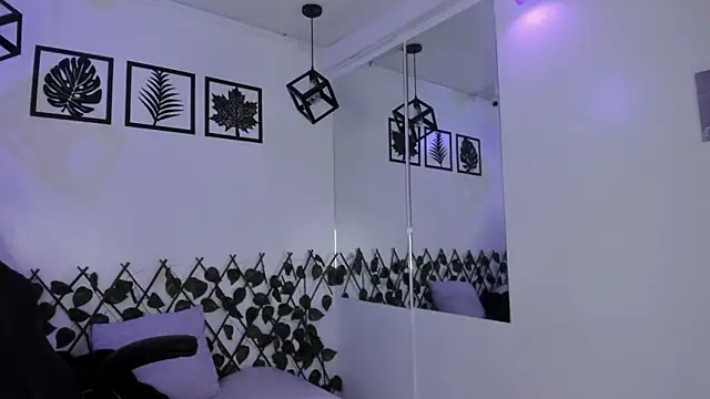 Anniie  Evans online show from March 17, 2025, 2:01 pm