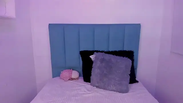 Anniie  Evans online show from October 1, 2025, 3:07 pm