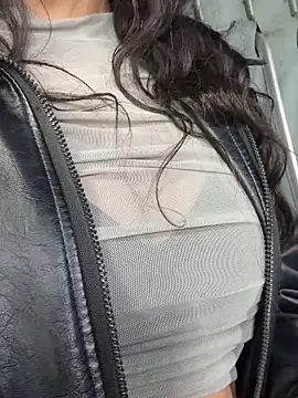 Anniie  Evans online show from October 8, 2025, 3:04 am