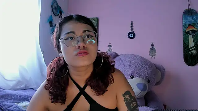 Maddy Jhonsson online show from May 21, 2026, 4:58 pm