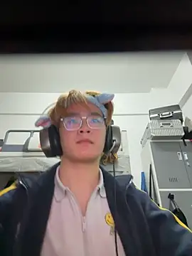 Anson0722 online show from October 27, 2025, 3:27 pm