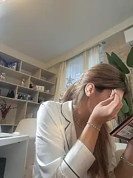 Bella Posh online show from January 10, 2026, 6:48 am