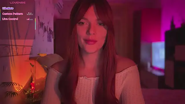 CherryRed Girl online show from April 16, 2026, 9:15 pm