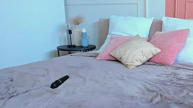 Snapshot of _BunnyDollStella_ chatting on March 10, 2025, 5:54 am BunnyDollStella online show from March 10, 2025, 5:54 am