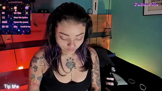 ChloeAllennn online show from December 22, 2025, 12:02 pm