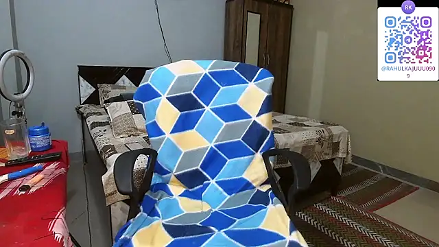 rahulkajuuu0909 online show from April 4, 2026, 3:53 pm