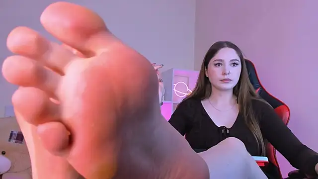 hazel sullivan online show from September 8, 2025, 4:17 pm