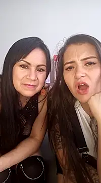 Luna kitty online show from March 7, 2025, 8:44 pm