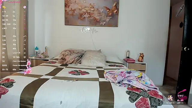 jessyegoldenn online show from March 17, 2025, 2:01 pm