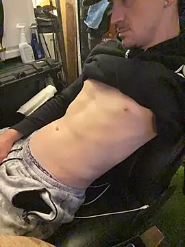 Polaroid White online show from November 3, 2025, 7:20 am