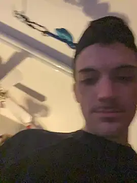 Polaroid White online show from November 23, 2025, 1:11 pm