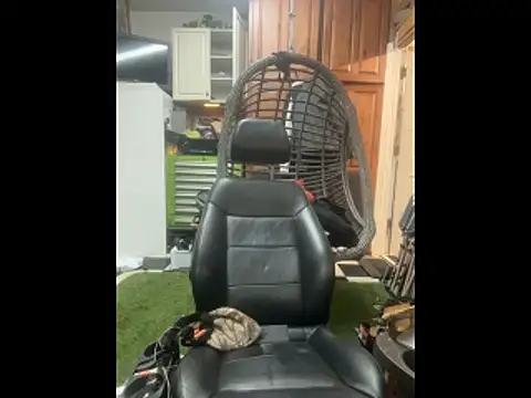 Polaroid White online show from December 21, 2025, 4:52 am