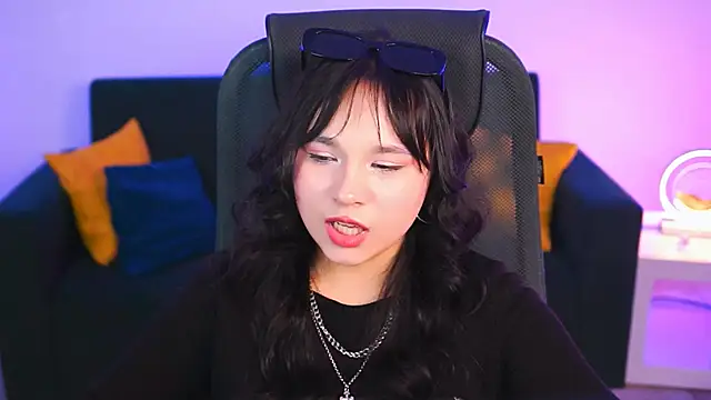 HanaWise online show from February 25, 2025, 2:33 pm