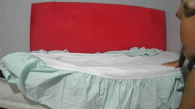 tasha97x online show from February 9, 2026, 4:16 am