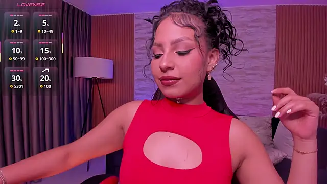 hannah thomson  online show from October 29, 2025, 4:37 am