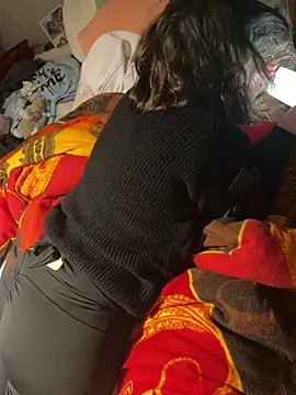 Tightassslut18 online show from February 26, 2025, 7:27 pm