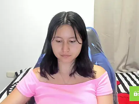 Snapshot of xoxo_kiitty chatting on October 8, 2025, 3:37 am xoxo kiitty online show from October 8, 2025, 3:37 am