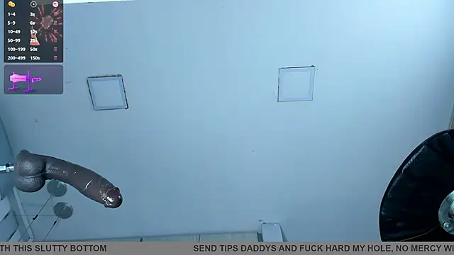 ValentinoMoreti online show from November 25, 2025, 5:51 am