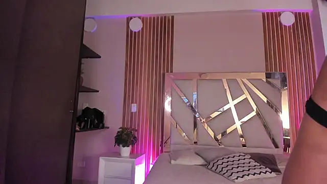 sweetviolet   online show from January 10, 2026, 12:18 pm