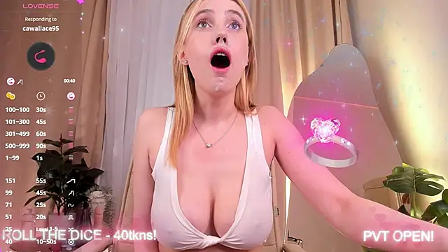 luna joy  online show from March 22, 2025, 11:21 am