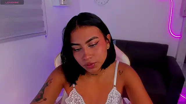 Ivyy Moon  online show from September 11, 2025, 2:11 am