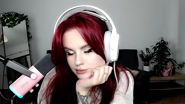 Della Ideal online show from September 8, 2025, 6:07 pm