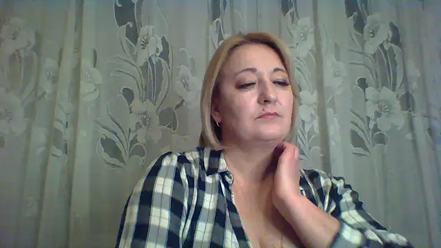 ArielXLoveresss online show from February 23, 2025, 4:24 pm