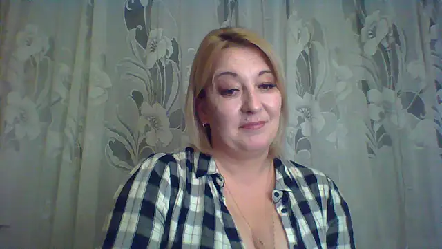 ArielXLoveresss online show from February 25, 2025, 4:21 pm