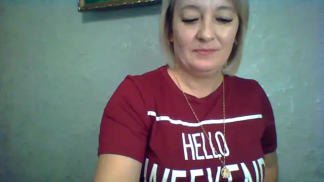 ArielXLoveresss online show from October 18, 2025, 7:42 am