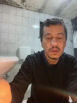 Snapshot of rogerdik76 chatting on February 6, 2026, 6:29 am rogerdik76 online show from February 6, 2026, 6:29 am