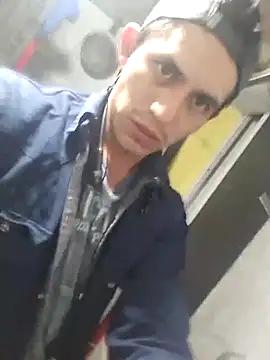 Snapshot of cachondo93 chatting on February 27, 2025, 12:54 am cachondo93 online show from February 27, 2025, 12:54 am