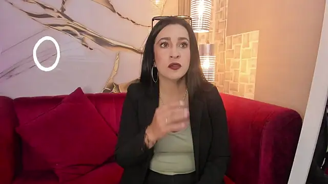 Bella williamss  online show from November 10, 2025, 7:35 pm