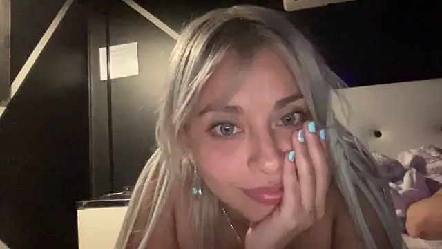 WhiteSnow09 online show from February 28, 2025, 1:05 am