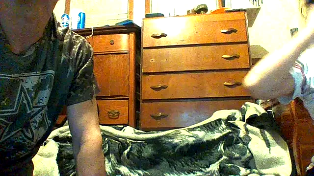 SillyRabbitz online show from November 15, 2025, 8:33 am