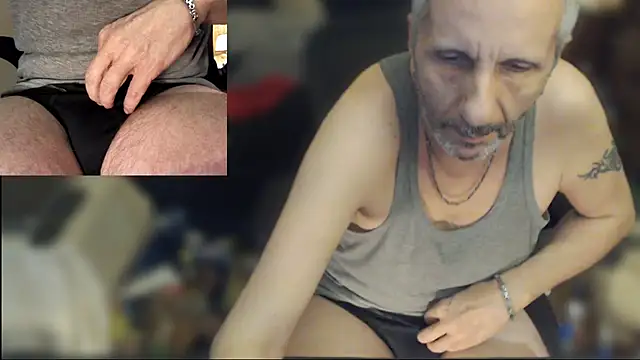 Snapshot of maxdaddy690 chatting on May 7, 2026, 8:03 pm maxdaddy690 online show from May 7, 2026, 8:03 pm