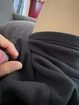 Tuyen8679 online show from February 25, 2026, 11:47 pm