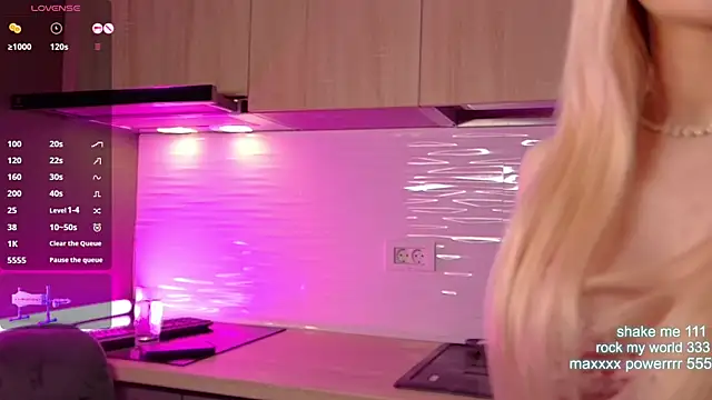 Snapshot of CutiePie69__ chatting on November 13, 2025, 8:41 pm CutiePie69 online show from November 13, 2025, 8:41 pm