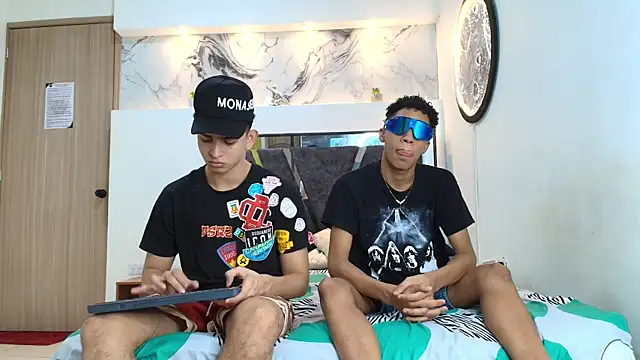 KING OFF BOYS online show from October 17, 2025, 1:25 pm