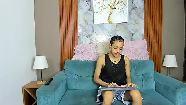 KING OFF BOYS online show from April 18, 2026, 1:26 pm