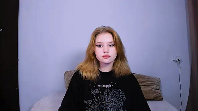 Snapshot of LaseyMoon chatting on September 30, 2025, 11:10 pm LaseyMoon online show from September 30, 2025, 11:10 pm