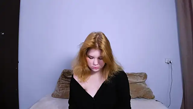 Snapshot of LaseyMoon chatting on October 3, 2025, 11:29 am LaseyMoon online show from October 3, 2025, 11:29 am