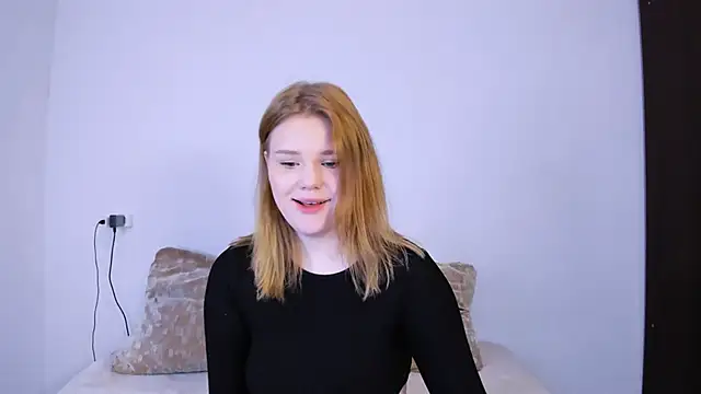 Snapshot of LaseyMoon chatting on October 23, 2025, 10:41 pm LaseyMoon online show from October 23, 2025, 10:41 pm