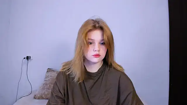 Snapshot of LaseyMoon chatting on October 29, 2025, 10:55 pm LaseyMoon online show from October 29, 2025, 10:55 pm