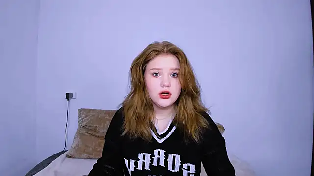 Snapshot of LaseyMoon chatting on January 9, 2026, 1:30 am LaseyMoon online show from January 9, 2026, 1:30 am