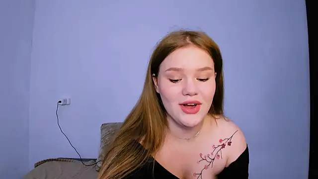 Snapshot of LaseyMoon chatting on January 14, 2026, 1:44 am LaseyMoon online show from January 14, 2026, 1:44 am