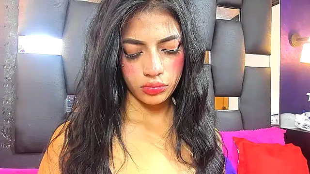 EMYCLARK01 online show from November 23, 2025, 2:11 am