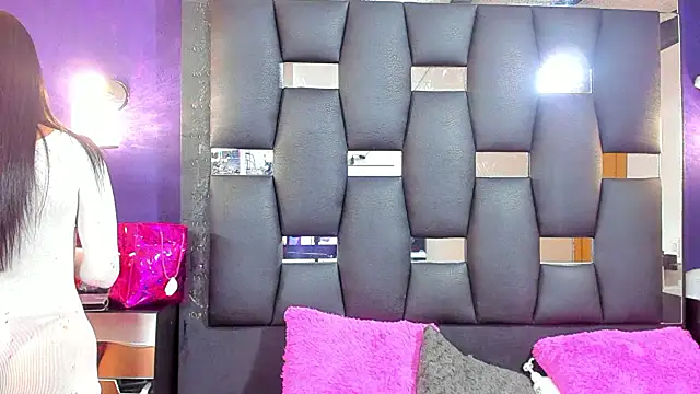 EMYCLARK01 online show from January 10, 2026, 2:13 am